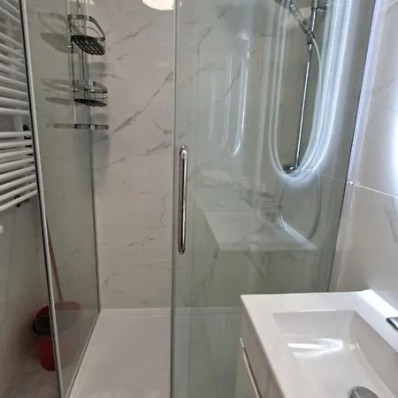 Poezji Premium Prywatne Miejsce Parkingowe Balkon Apartment