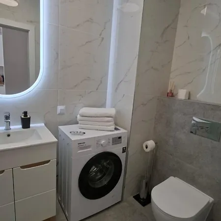 Poezji Premium Prywatne Miejsce Parkingowe Balkon